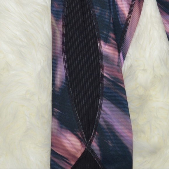 Tek Gear Watercolor Print Drytek Workout Capris, Mesh Insets, Small - Picture 5 of 7